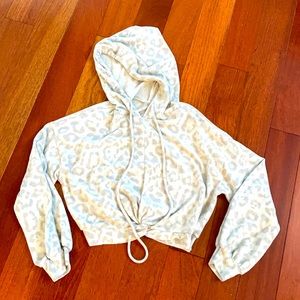 S/M Used altered state cropped sweater
